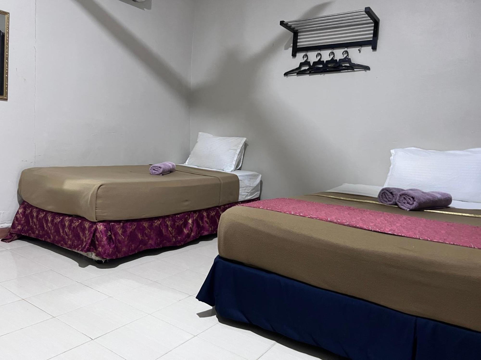 Capital O 91017 Tuba Beach Resort @ Pulau Tuba Kuah Exterior foto