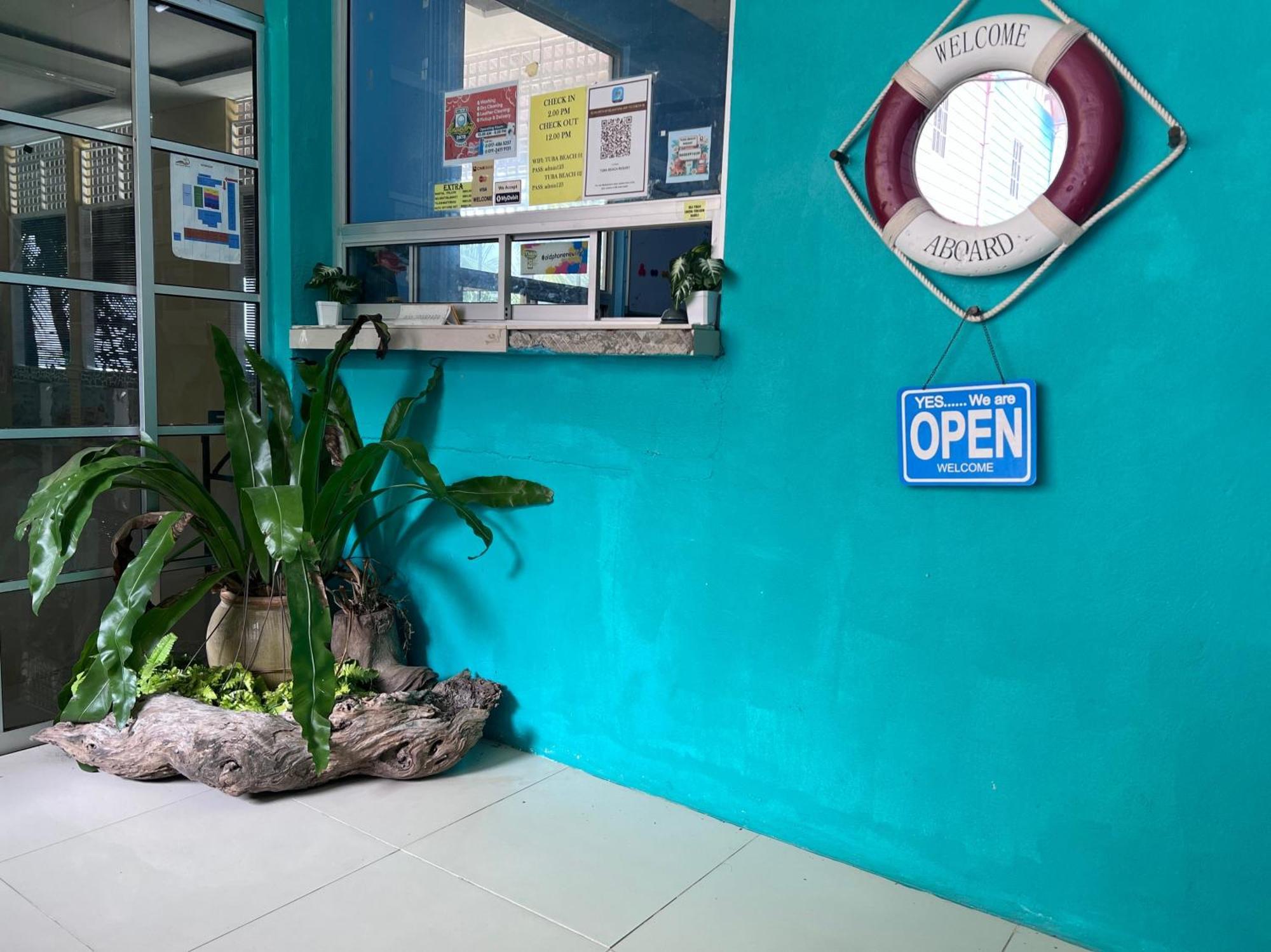 Capital O 91017 Tuba Beach Resort @ Pulau Tuba Kuah Exterior foto